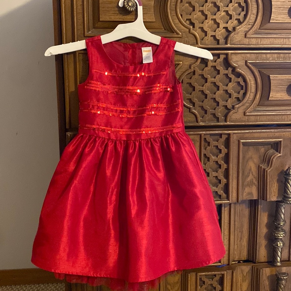 Cute dress.